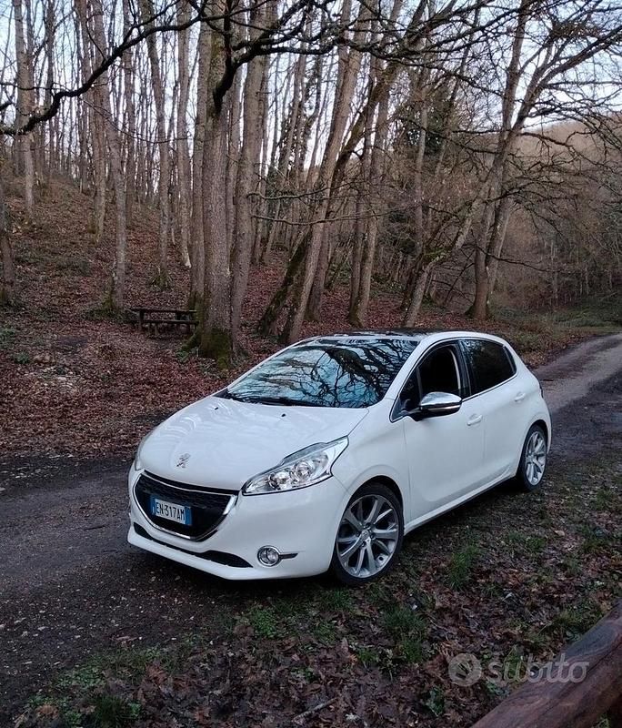 Usata Peugeot 208 115 CV (84 kW) 2012 Bianco Utilitaria