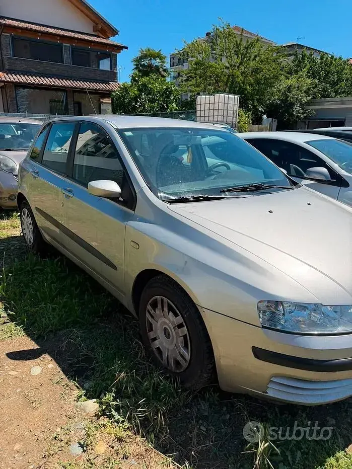 Usata Fiat Stilo Dynamic 103 CV (75 kW) 2003 Grigio Berlina