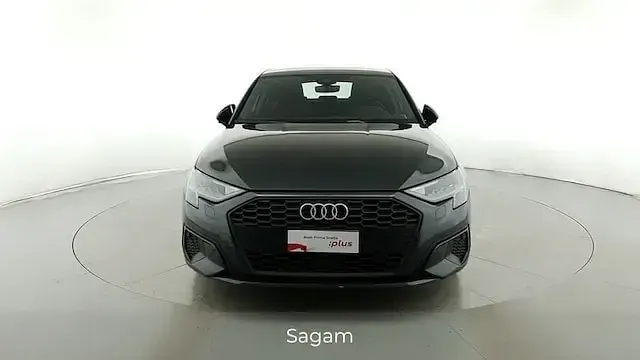 Usata Audi A3 Business 110 CV (80 kW) 2023 Grigio manhattan metallizzato Berlina