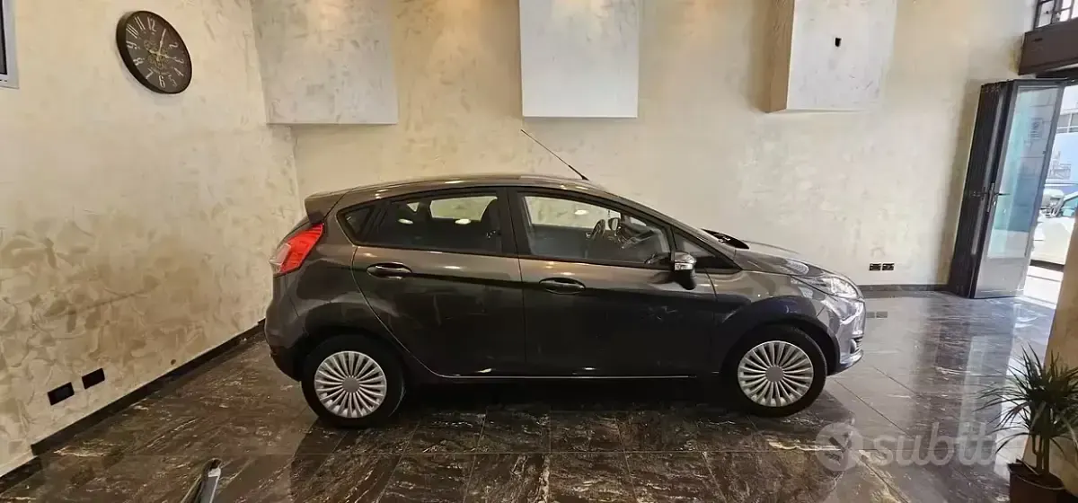 Usata Ford Fiesta 95 CV (69 kW) 2017 Grigio Utilitaria