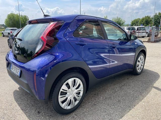 Nuova Toyota Aygo X Active 72 CV (52 kW) 2025 Blu SUV