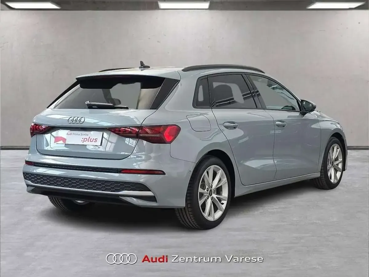 Usata Audi A3 Advanced 150 CV (110 kW) 2025 Grigio freccia Berlina