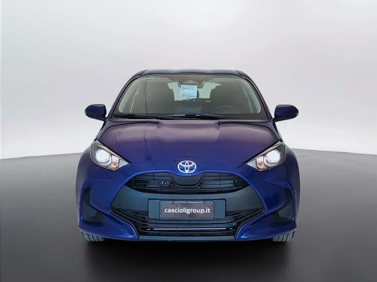 Nuova Toyota Yaris 92 CV (67 kW) 2026 Blu Utilitaria