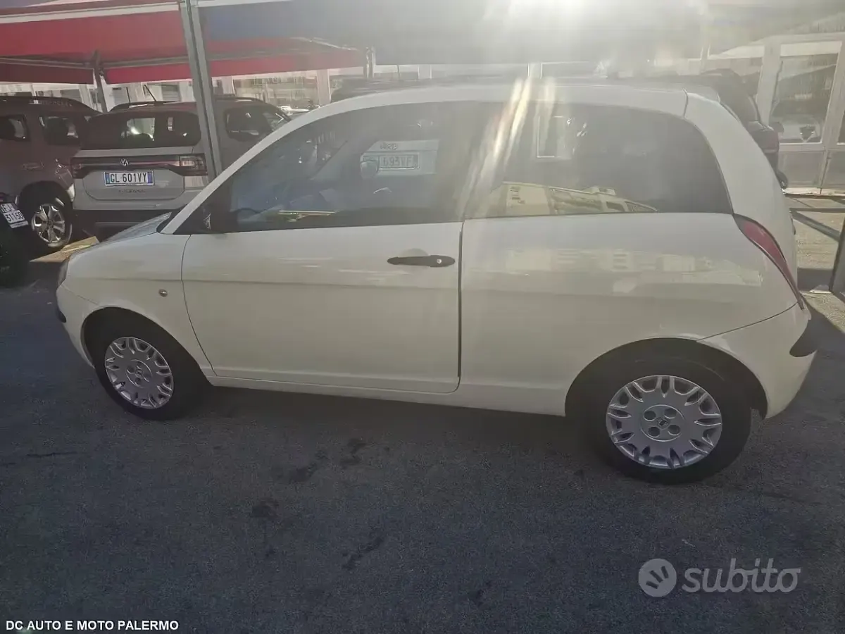 Usata Lancia Ypsilon 60 CV (44 kW) 2006 Nero Utilitaria