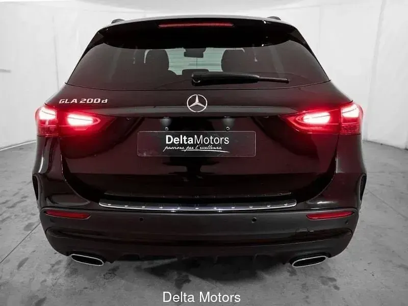 Nuevo Mercedes GLA200 AMG Line Premium Plus 150 CV (110 kW) 2026 Negro SUV