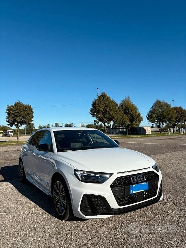Usata Audi A1 Sportback Ambiente 95 CV (69 kW) 2025 Bianco Utilitaria