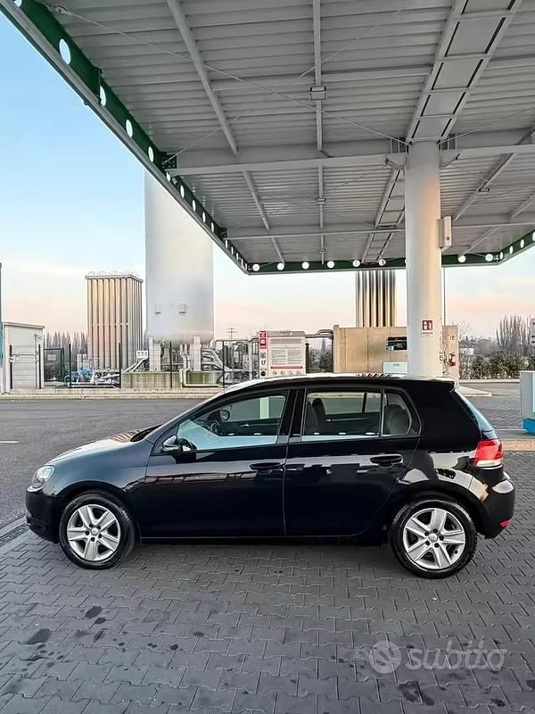 Usata VW Golf VI 110 CV (80 kW) 2009 Nero Utilitaria