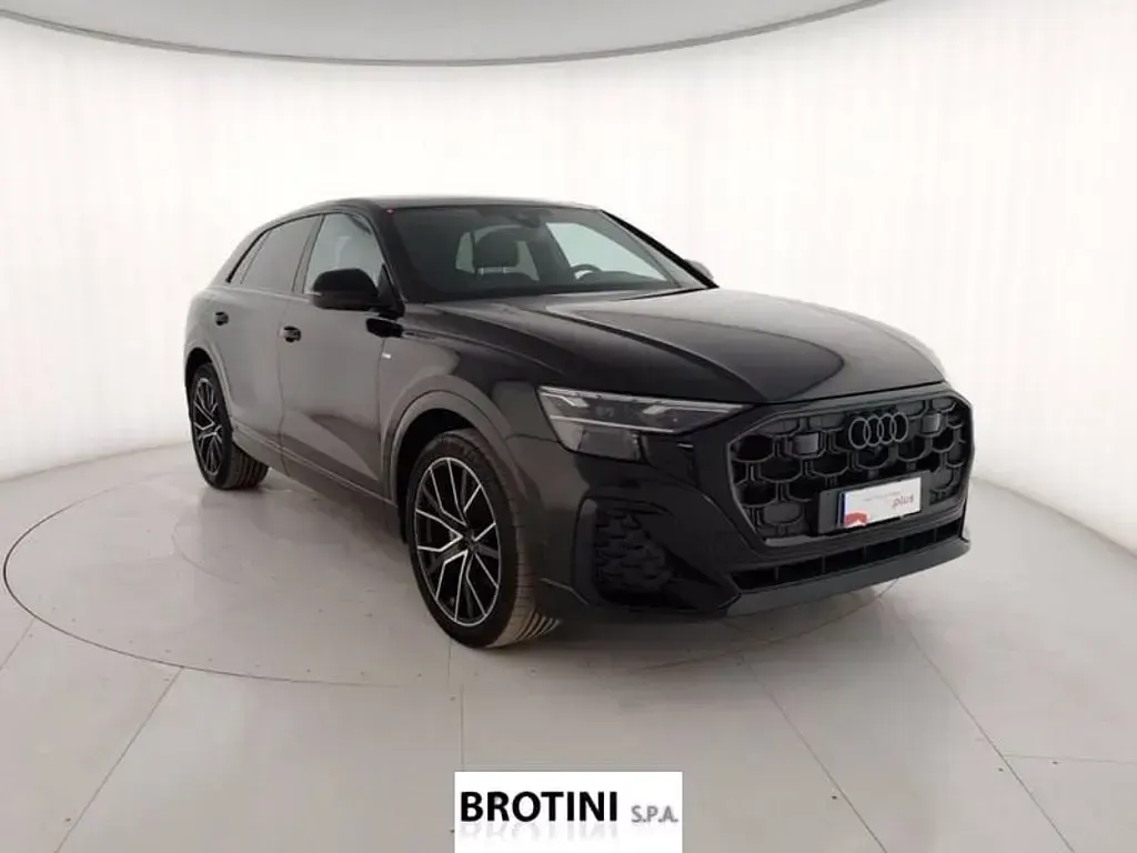 Usata Audi Q8 S-Line 286 CV (210 kW) 2025 Nero SUV