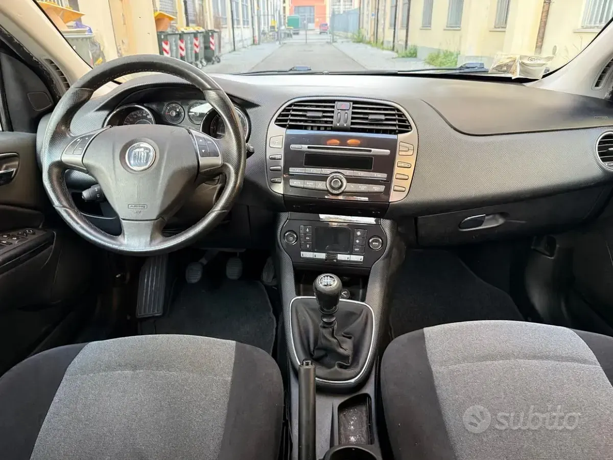 Usata Fiat Bravo Dynamic 120 CV (88 kW) 2010 Nero Utilitaria