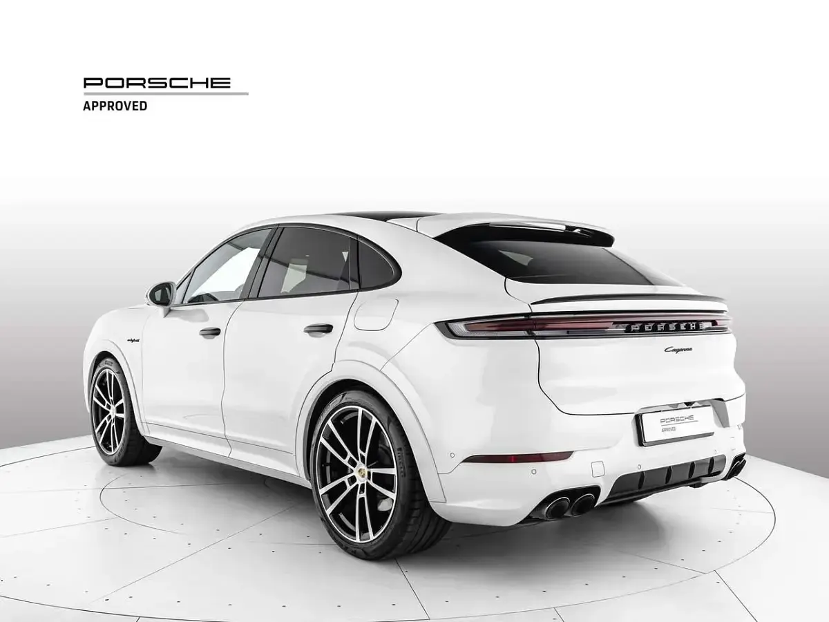 Usata Porsche Cayenne 470 CV (345 kW) 2024 Bianco SUV