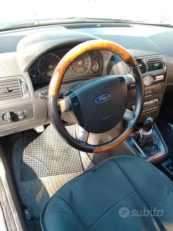 Usata Ford Mondeo 131 CV (96 kW) 2003 Nero Berlina