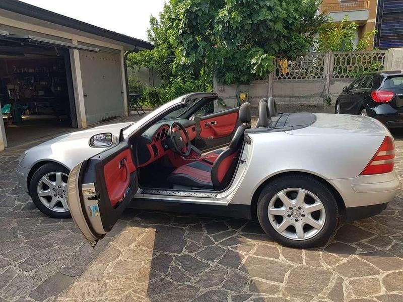 Usata Mercedes SLK200 192 CV (141 kW) 1997 Argento Cabrio