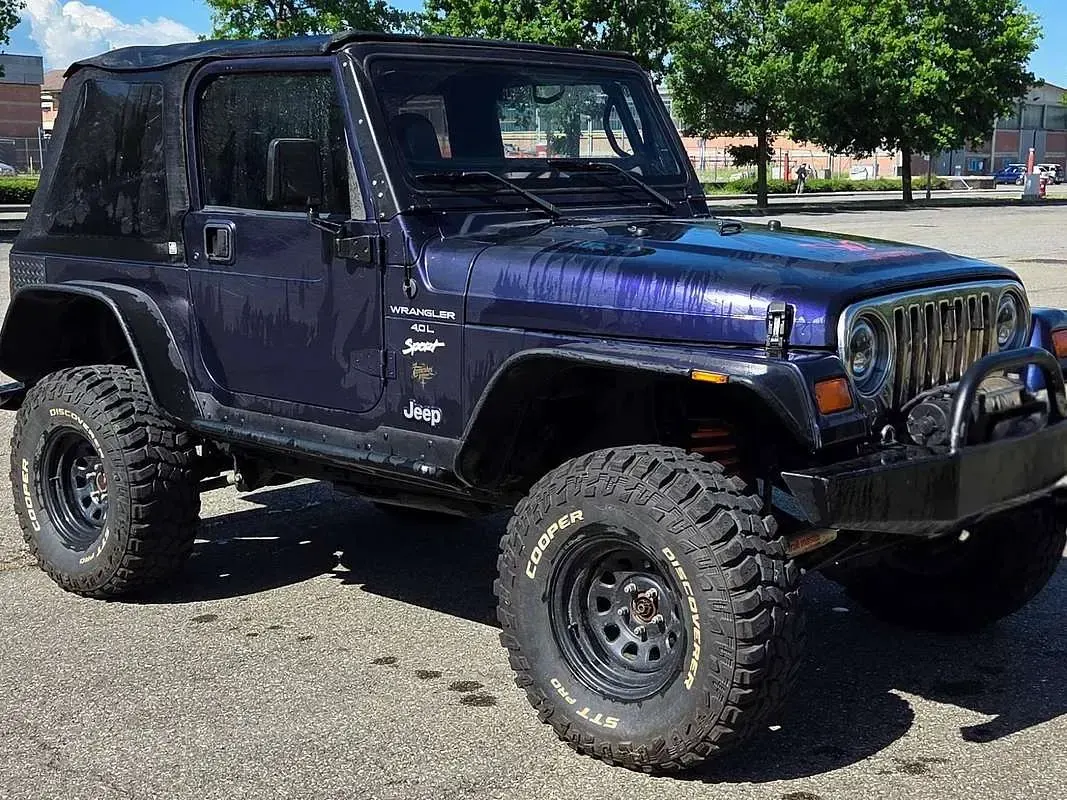 Usata Jeep Wrangler 184 CV (135 kW) 1998 Blu/azzurro SUV