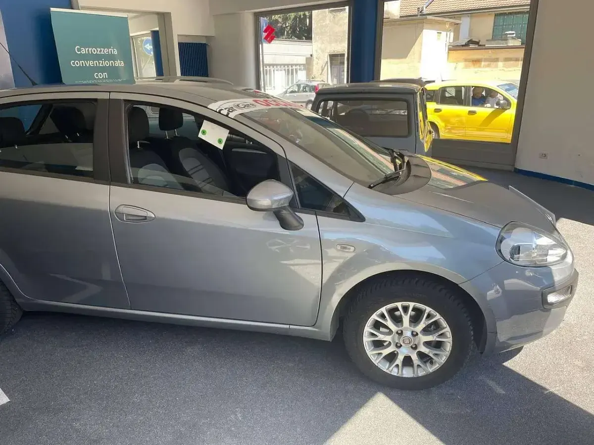 Usata Fiat Punto Evo Dynamic 69 CV (50 kW) 2011 Argento Utilitaria