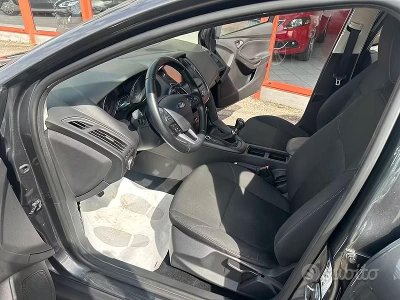 Usata Ford Focus Titanium 120 CV (88 kW) 2016 Grigio Berlina