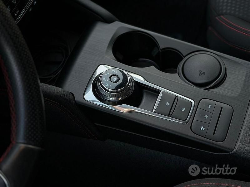 Usata Ford Kuga 120 CV (88 kW) 2021 Bianco SUV