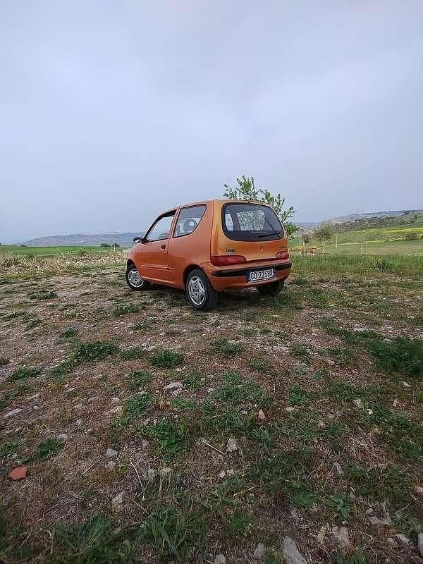 Usata Fiat 600 54 CV (39 kW) 2002 Arancione Utilitaria