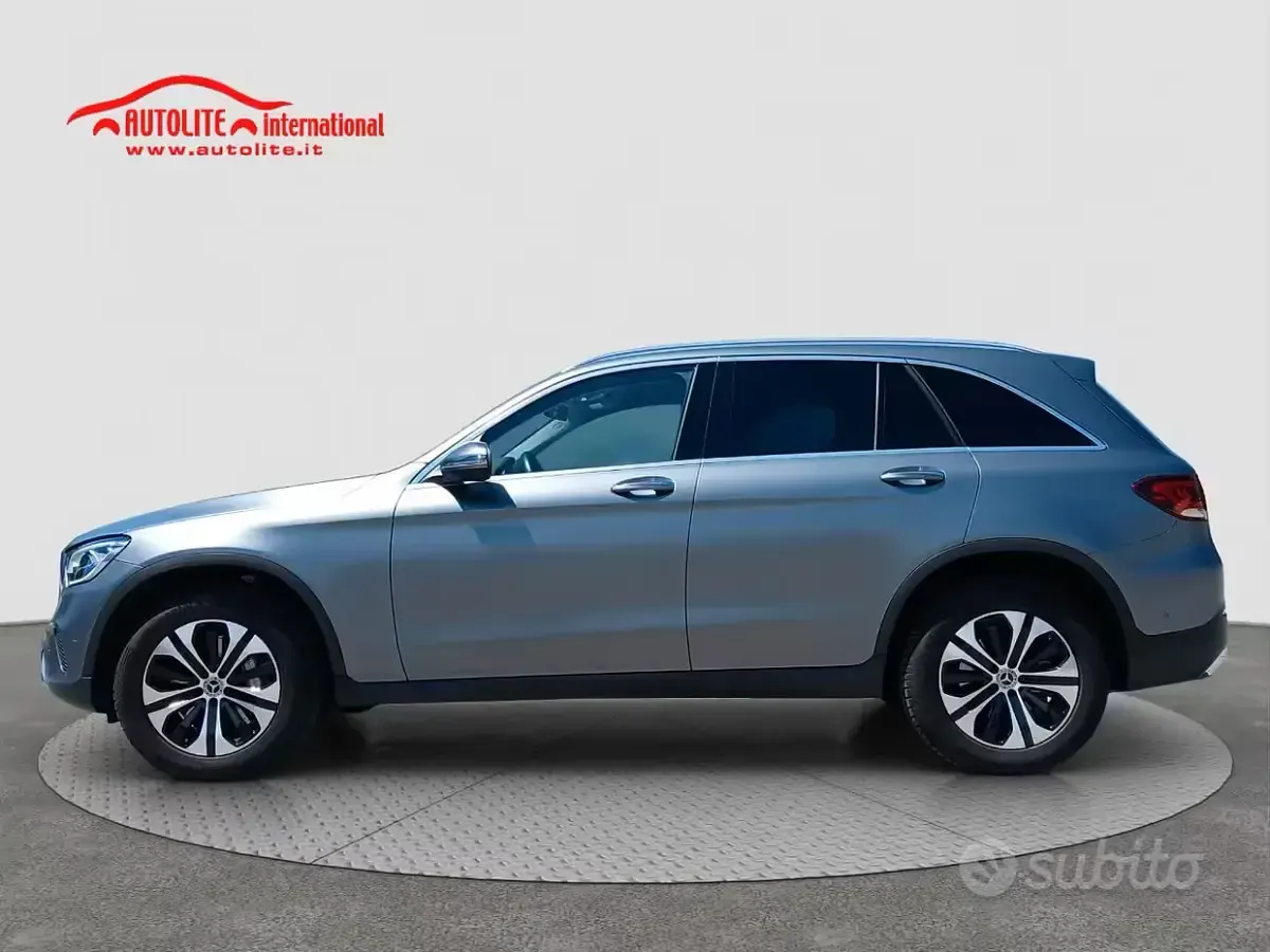 Usata Mercedes GLC300 Business 211 CV (155 kW) 2021 Grigio SUV