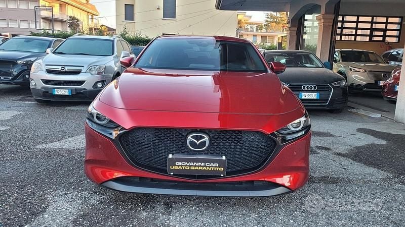 Bordeaux Usata 2019 Mazda 3 Exclusive Tre volumi | 14.600 € (Buon prezzo) - Immagine 1/4