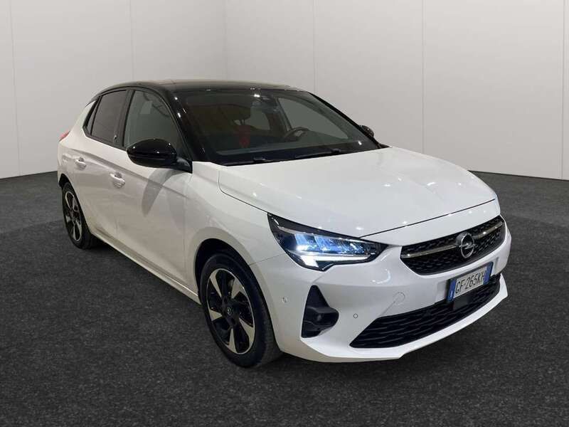 Usata Opel Corsa-e GS Line 56 kW (77 CV) 2021 Bianco Utilitaria