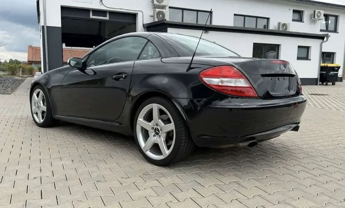 Usata Mercedes SLK350 AMG 272 CV (200 kW) 2005 Nero Cabrio
