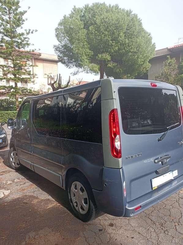 Usata Renault Trafic Black Edition 145 CV (106 kW) 2011 Grigio Monovolume