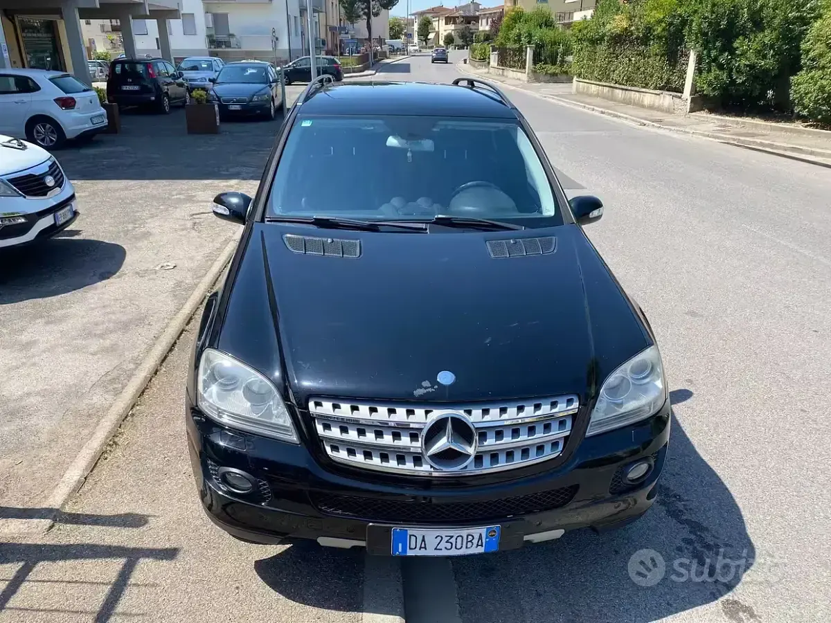 Usata Mercedes ML280 Chrome 190 CV (139 kW) 2006 Nero SUV