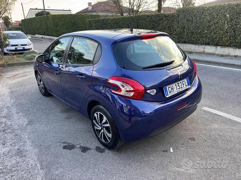 Usata Peugeot 208 68 CV (50 kW) 2014 Blu Utilitaria