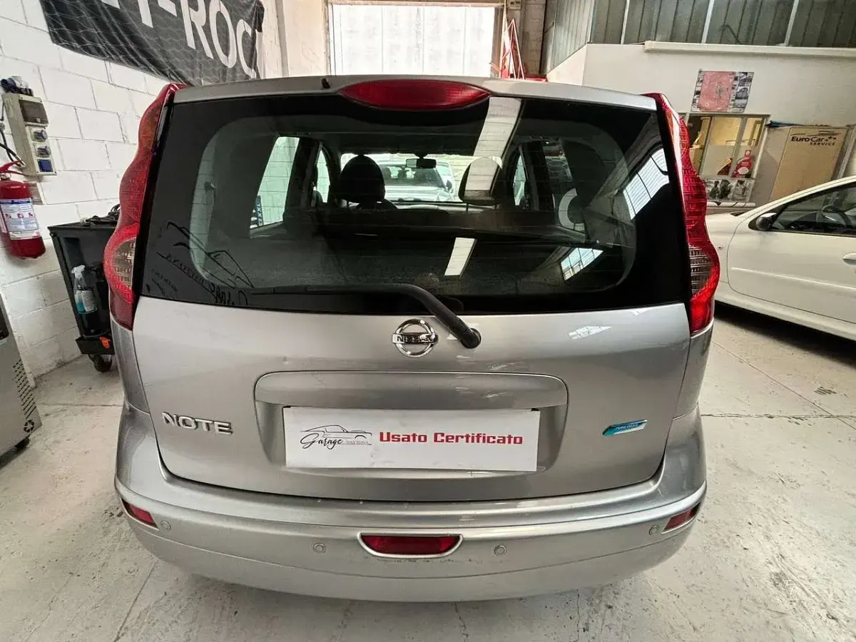 Usata Nissan Note Acenta 88 CV (64 kW) 2010 Argento Utilitaria