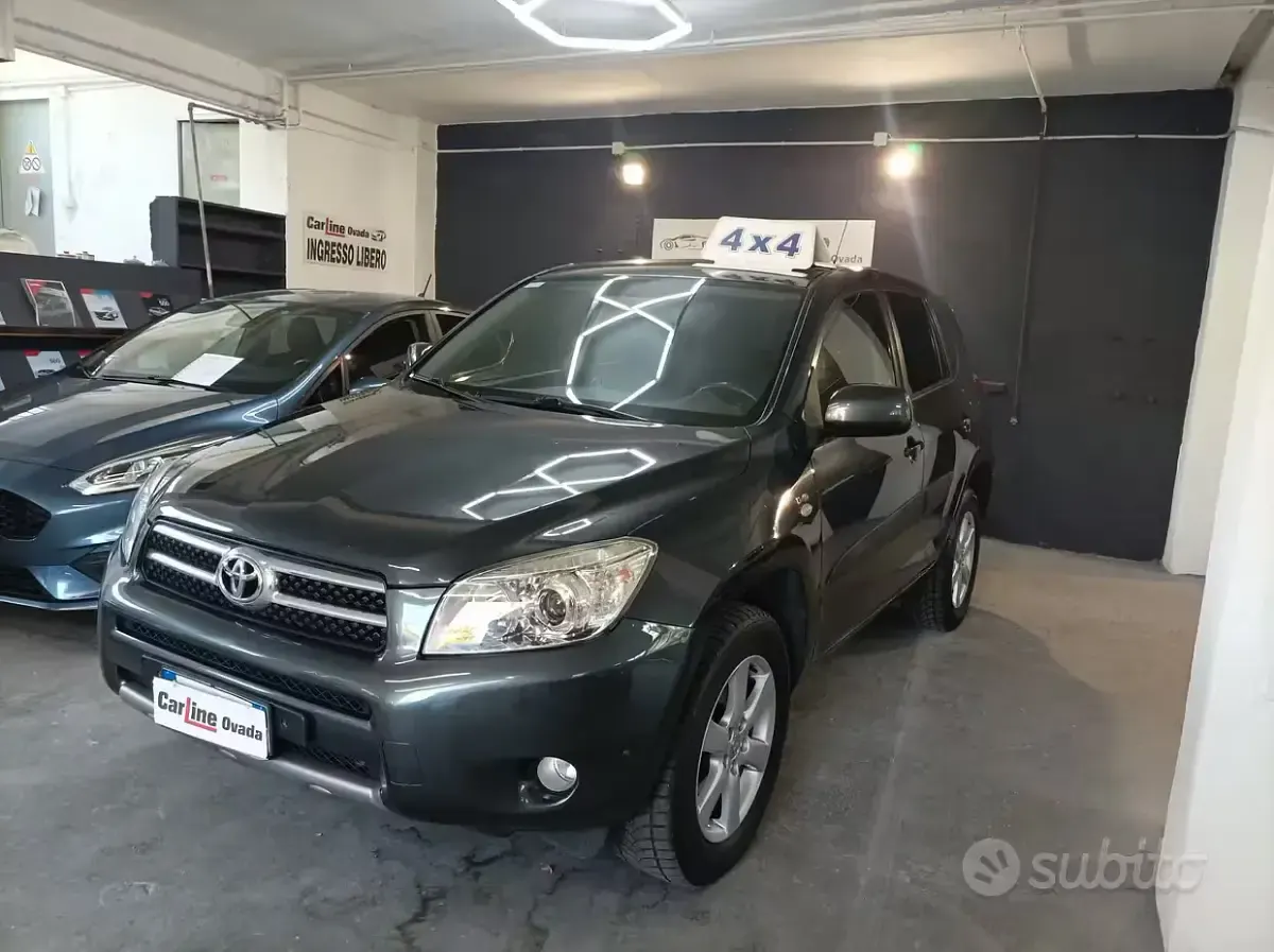 Usata Toyota RAV4 177 CV (130 kW) 2008 Grigio SUV