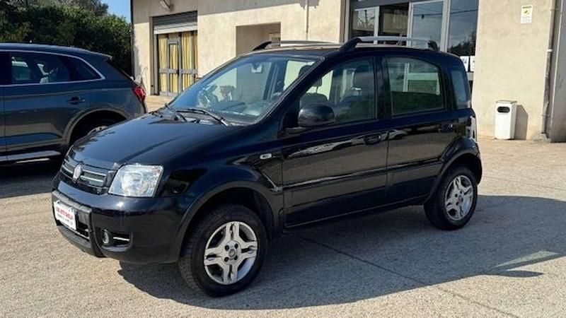 Nero Usata 2010 Fiat Panda 4x4 Climbing Due volumi | 6500 € (Buon prezzo) - Immagine 1/4