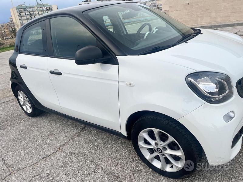 Usata Smart ForFour 71 CV (52 kW) 2018 Utilitaria