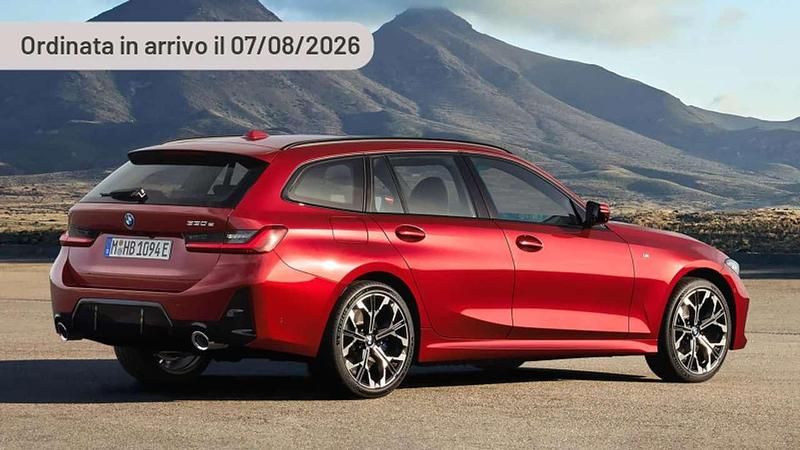 Argento Usata 2024 BMW 330e Efficient Dynamics Station wagon | 65.790 € (Cara) - Immagine 1/1