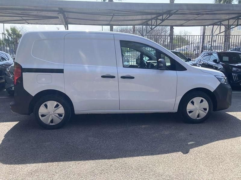 Begagnad Nissan Townstar 50 kW (69 HK) 2023 Vit Van