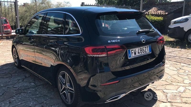 Usata Mercedes B180 Premium 136 CV (100 kW) 2019 Nero Monovolume