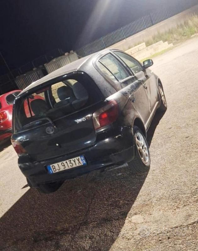 Usata Toyota Yaris 2000 Nero Berlina