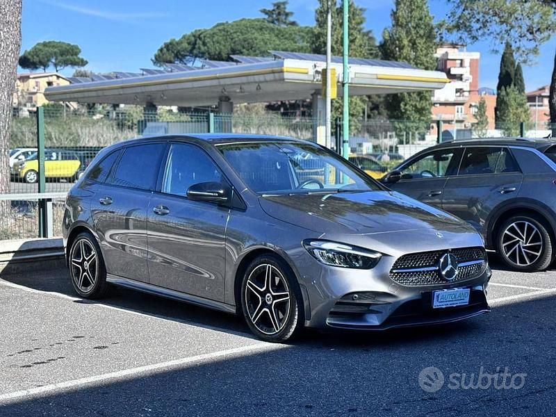 Usata Mercedes B200 AMG Line Premium 150 CV (110 kW) 2023 Grigio metallizzato Monovolume