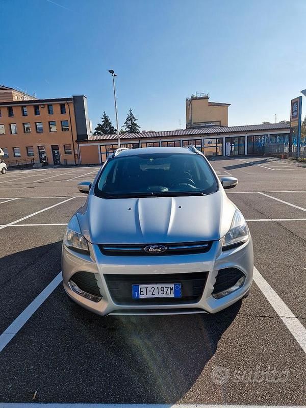 Usata Ford Kuga 140 CV (102 kW) 2012 Grigio SUV
