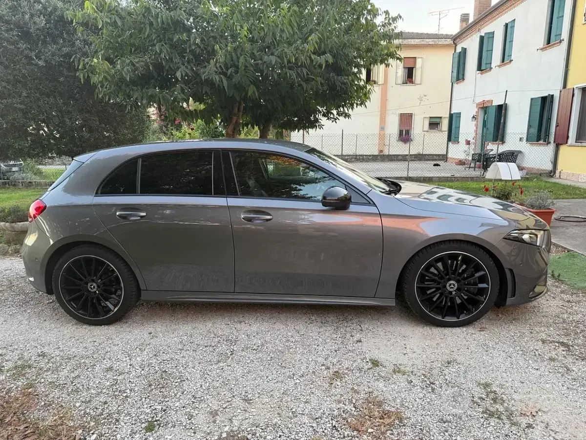 Usata Mercedes A250 Premium 224 CV (164 kW) 2020 Grigio Berlina