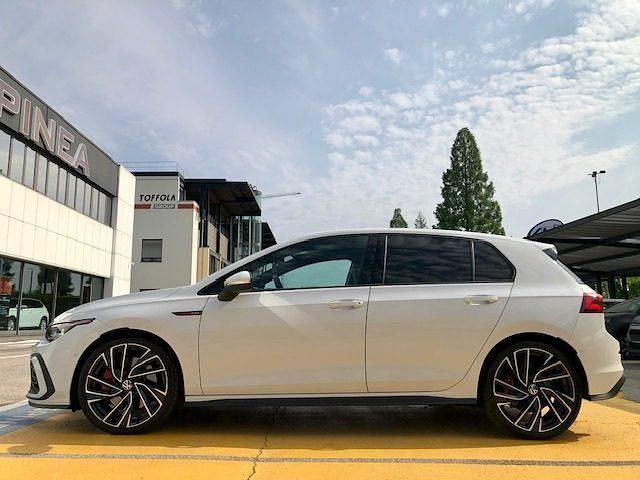 Usata VW Golf VIII GTI 244 CV (179 kW) 2021 Bianco Berlina