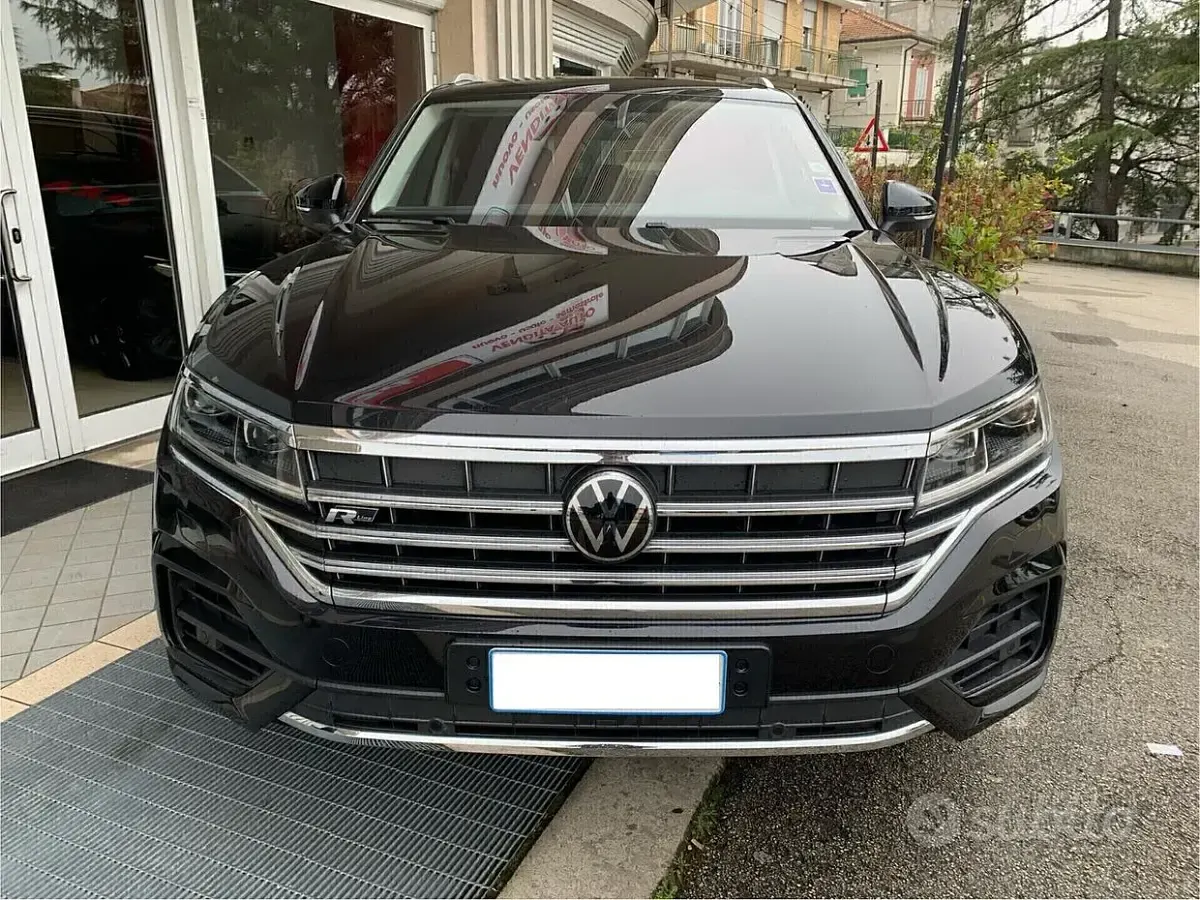 Usata VW Touareg R-line 231 CV (169 kW) 2021 Nero SUV