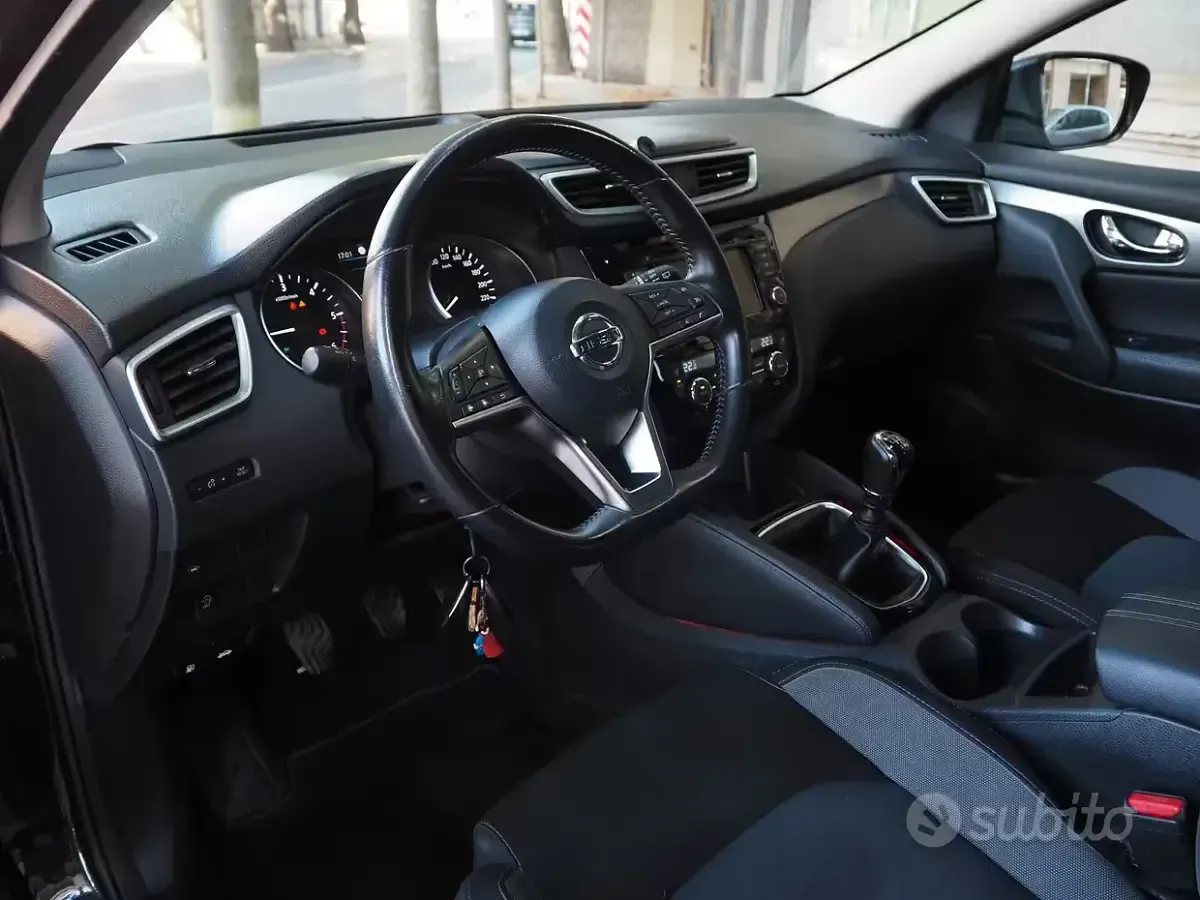 Usata Nissan Qashqai N-Connecta 116 CV (85 kW) 2019 Nero SUV