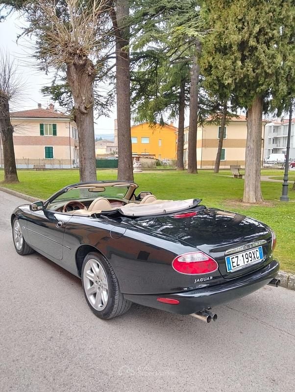 Usata Jaguar XK8 284 CV (208 kW) 1998 Nero Cabrio