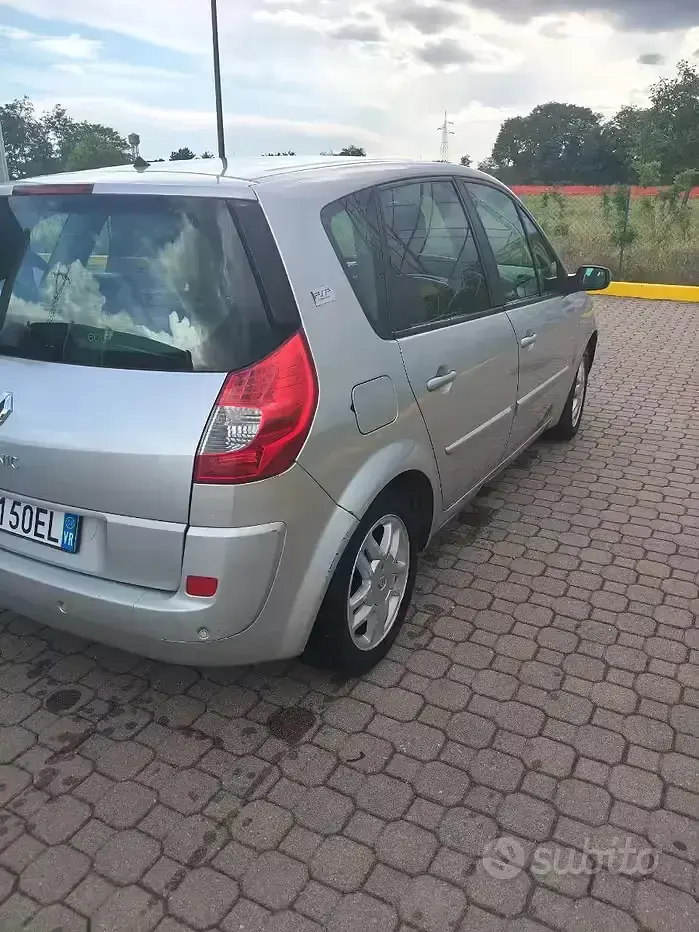 Usata Renault Scenic E-Tech 106 CV (77 kW) 2009 Grigio Monovolume