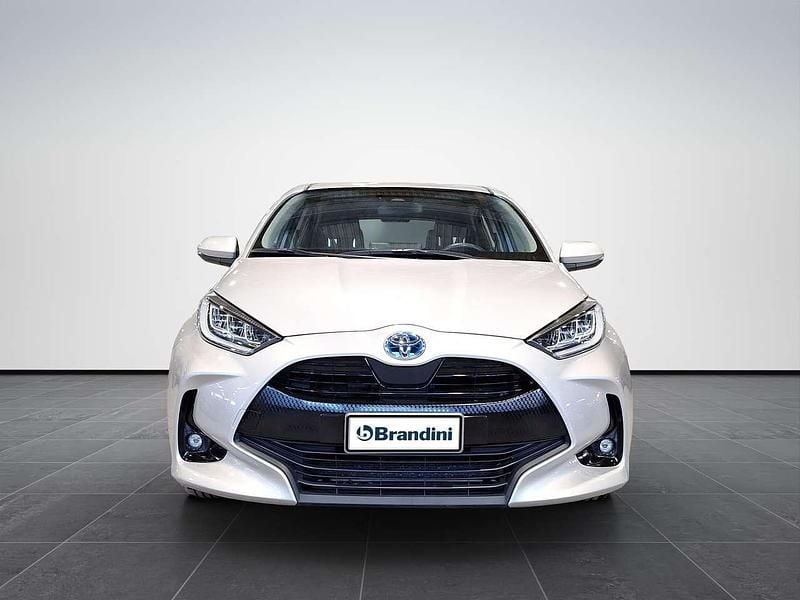 Usata Toyota Yaris Hybrid Trend 92 CV (67 kW) 2021 Argento Berlina