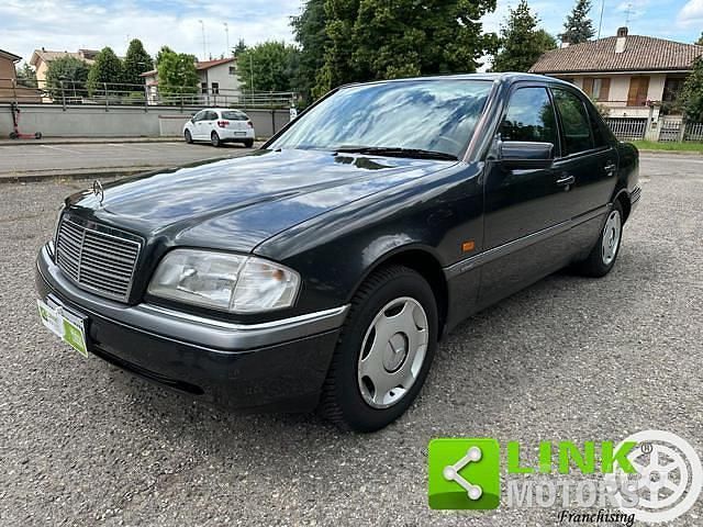 Usata Mercedes C180 Elegance 122 CV (89 kW) 1994 Nero Berlina