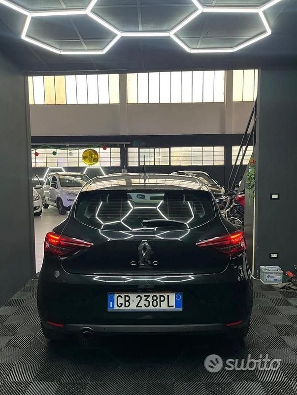 Usata Renault Clio V Zen 100 CV (73 kW) 2020 Nero Berlina