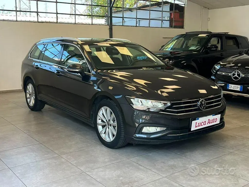 Usata VW Passat Pro 122 CV (89 kW) 2021 Grigio Station wagon