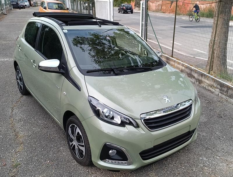 Usata Peugeot 108 Style 72 CV (52 kW) 2021 Verde Utilitaria