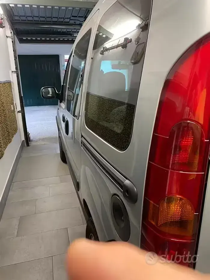 Usata Renault Kangoo 84 CV (61 kW) 2003 Grigio Monovolume